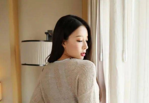 亚洲区少妇熟女专区，时尚与魅力的交汇亚洲少女什么意思
