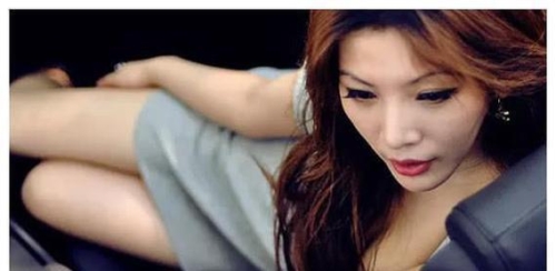 丰满少妇人妻，岁月流转下的情感故事久久人名