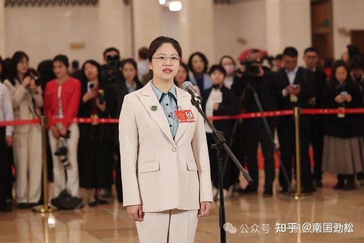 中文字字幕人妻高清乱码，揭示网络热议的背后